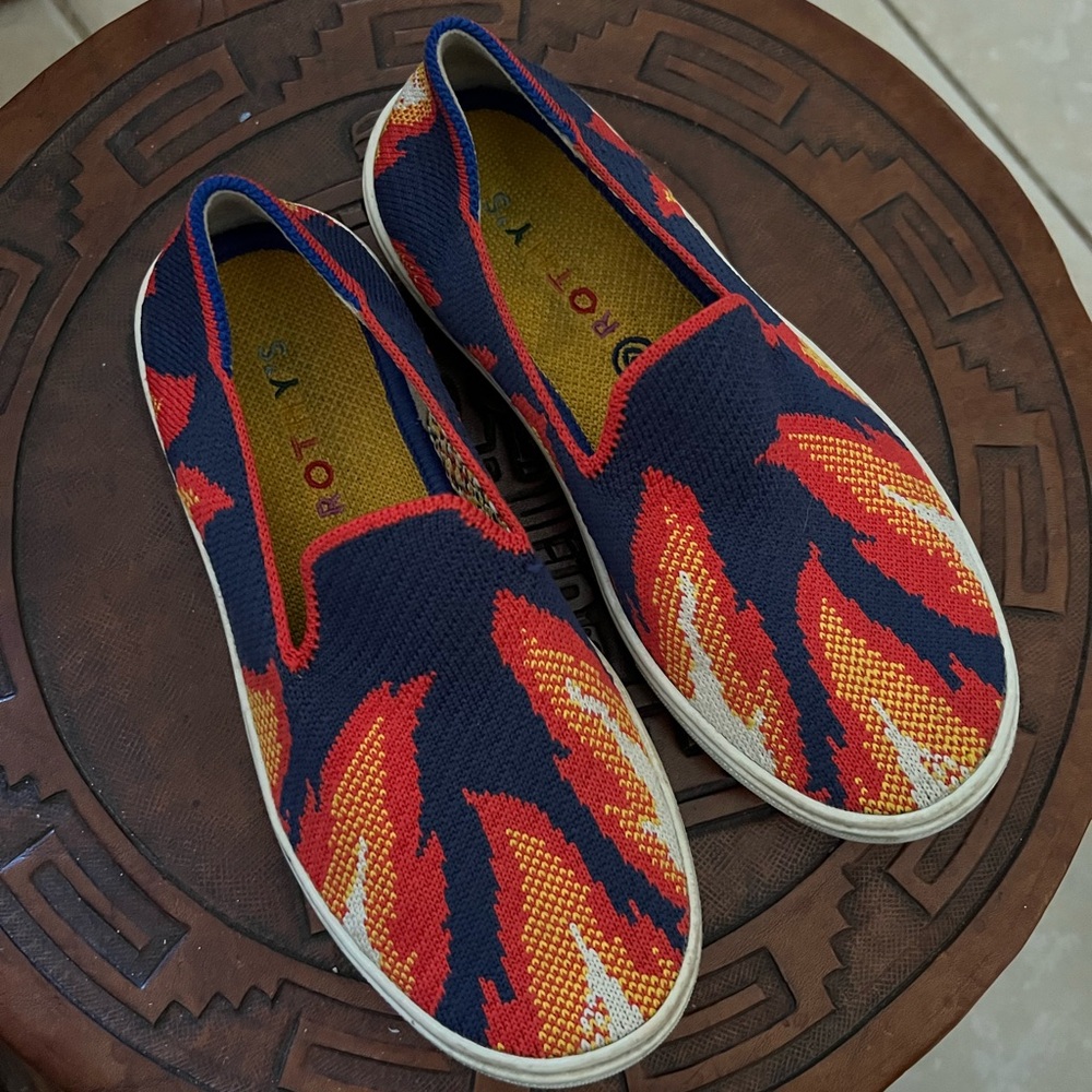 🪅SALE🪅Rothy’s The Kid Navy Flames Shoes